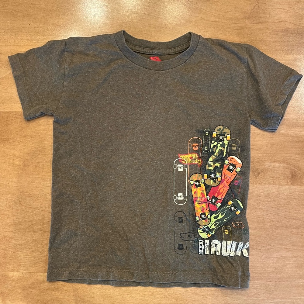 Vintage Tony Hawk skater graphic-tee in youth-boys size 7-large